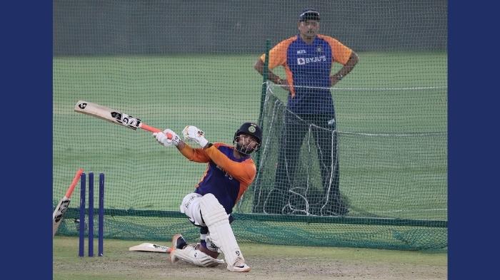 rishabh pant trains under yuvraj singh ahead of ipl 2026